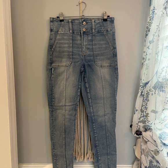 American Eagle AR Super High Rise Cargo Utility Jegging Jeans Size 8 - Picture 2 of 7